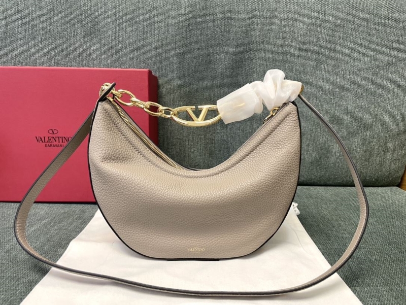 Va1e*ntin0 hobo bag